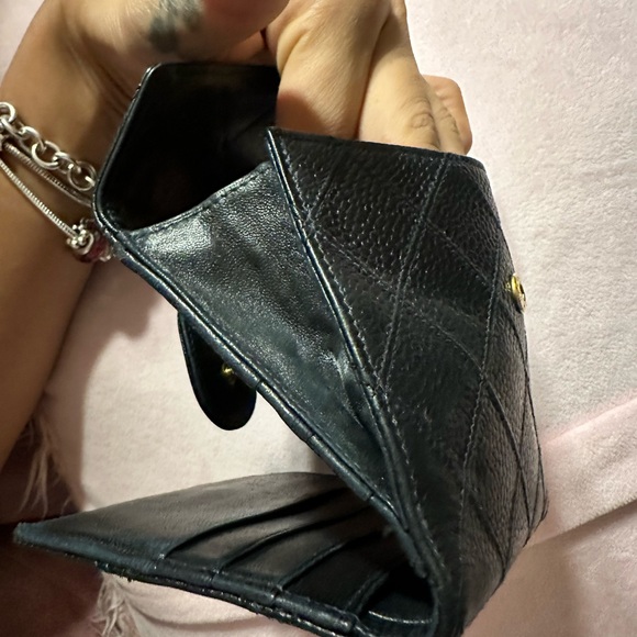 CHANEL - Vintage Noir/Black Caviar Leather Wallet - Picture 7 of 16